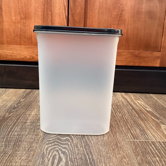 Tupperware Modular Mate Oval Keeper with Lid - Picture 2 of 11